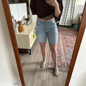 Light wash Knee Length Shorts